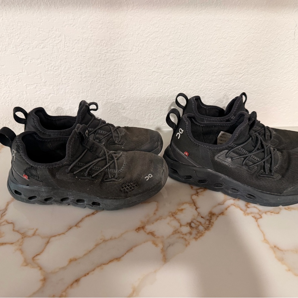 On Running kids Black Athletic Shoes 12 and 12.5